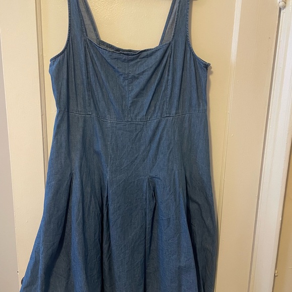 J. Crew Pleates Chambray Dress - Picture 4 of 5